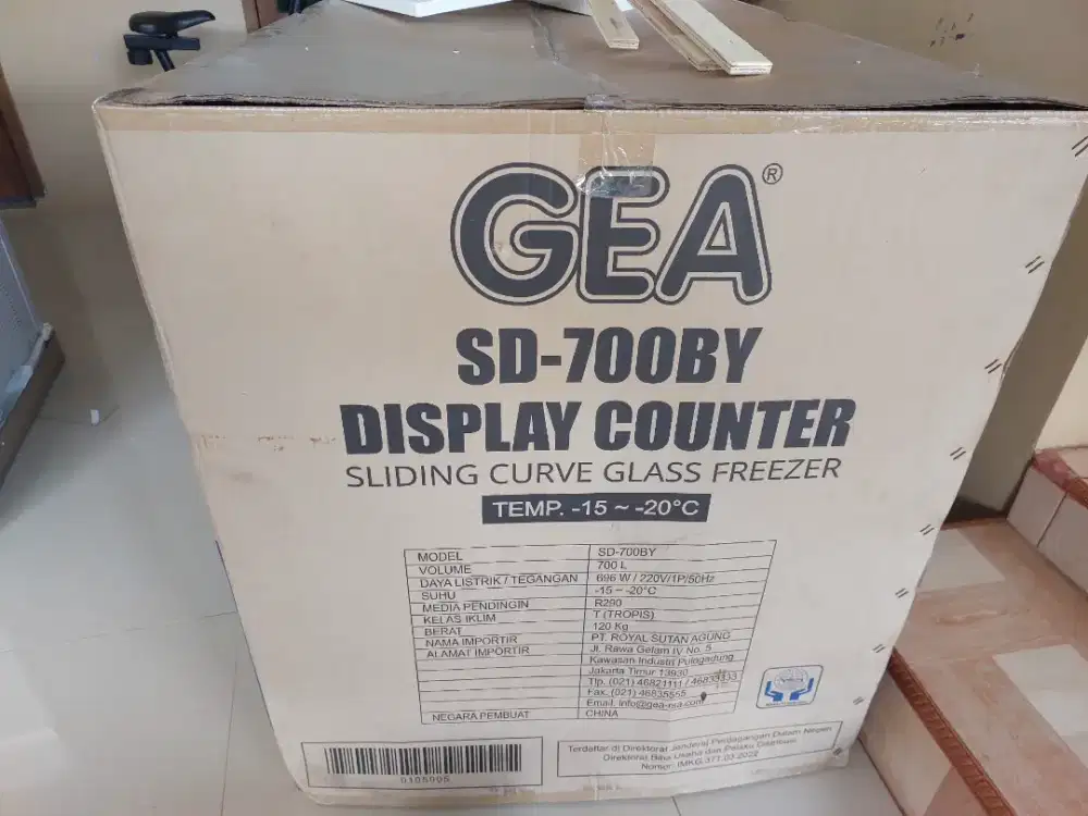 Freezer GEA SD-700BY Display Counter 700 Liter – Baru Dalam Kardus