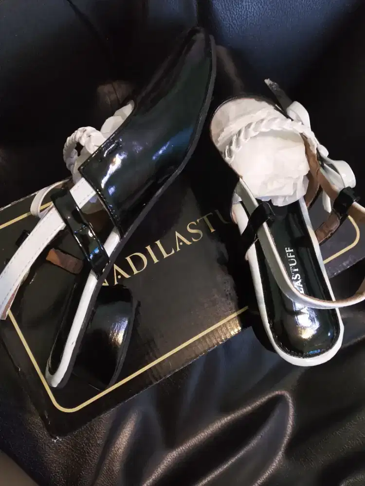 Flatshoes wanita black white