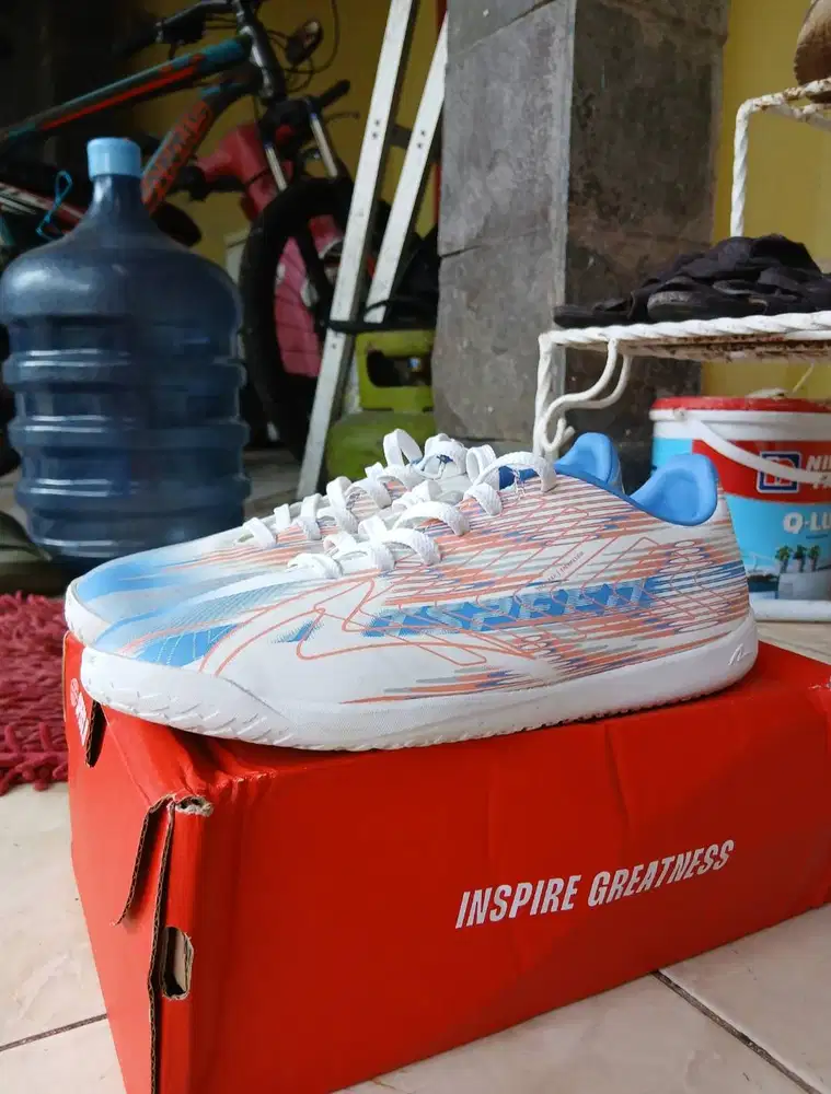 SPECS SEPATU FUTSAL ACCELERATOR LIGHTSPEED 4 NITRO JR IN WHITE/REGATTA