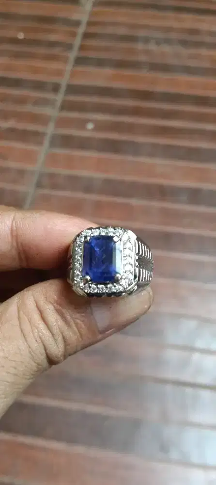 Royal Blue sapphire