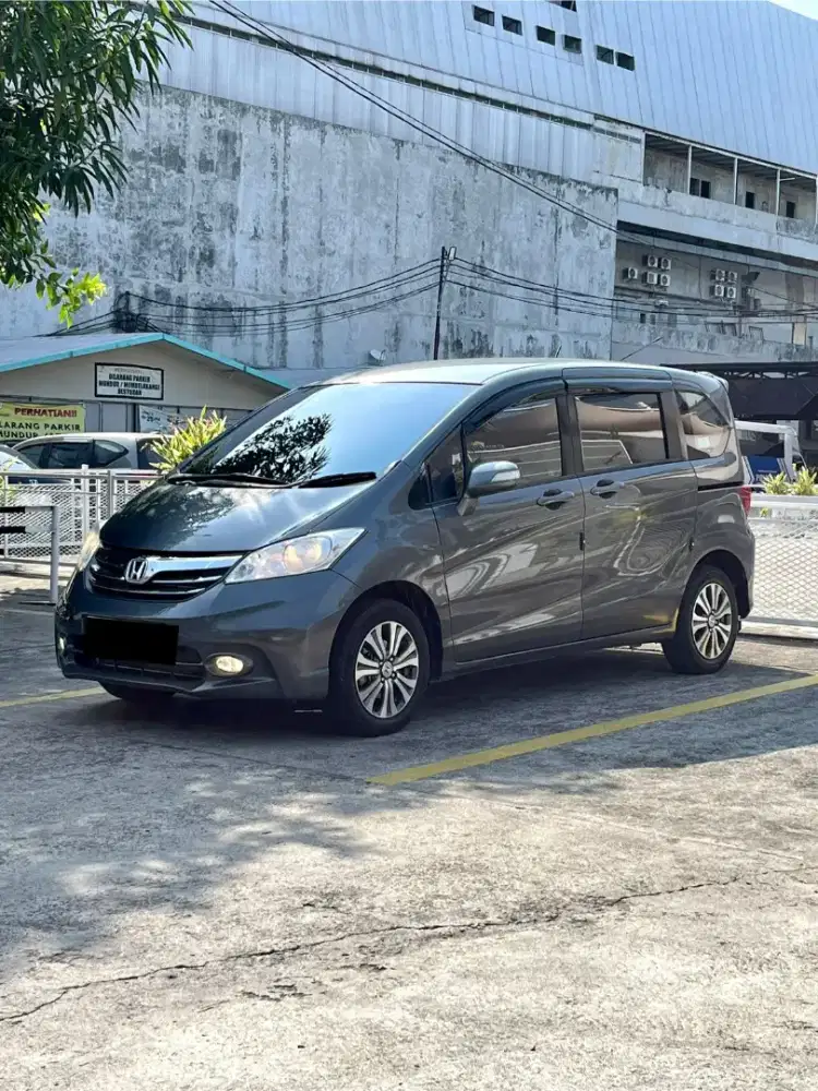 Honda Freed 1.5 S Bensin AT 2013 ( Km 60 ribuan )