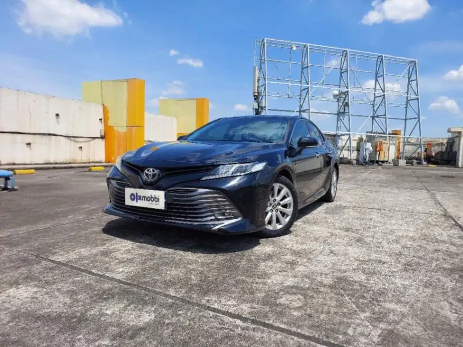 TDP 14JT Toyota Camry 2.5 V Bensin-AT Hitam 2019