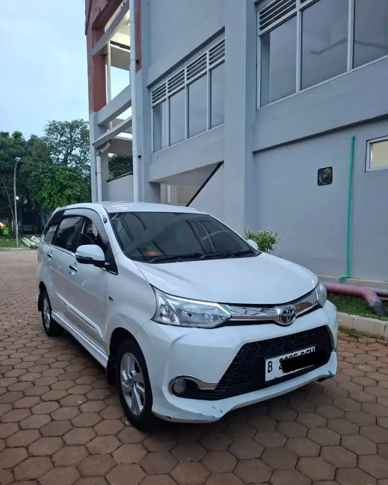 (Harga Cash) Avanza Veloz 1.3 AT 2015 Putih