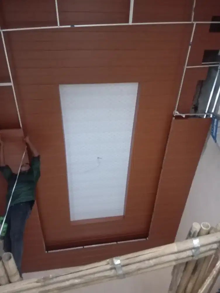 Distributor plafon PVC