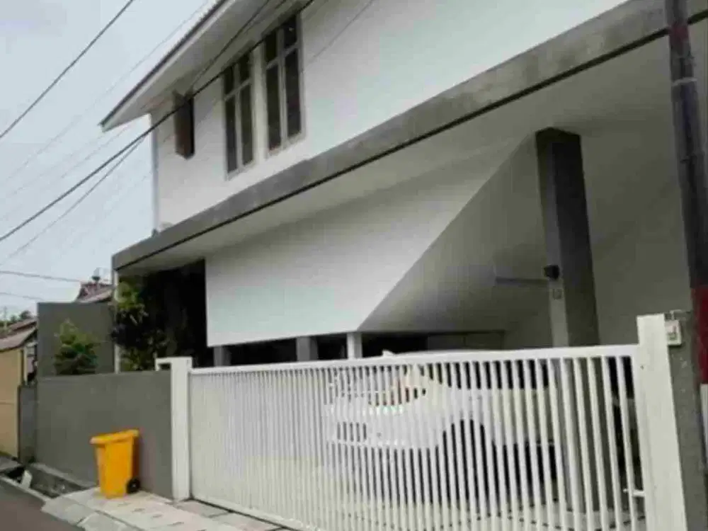 Rumah Hoek Desain Arsitek Ternama di Pulomas Jakarta Timur