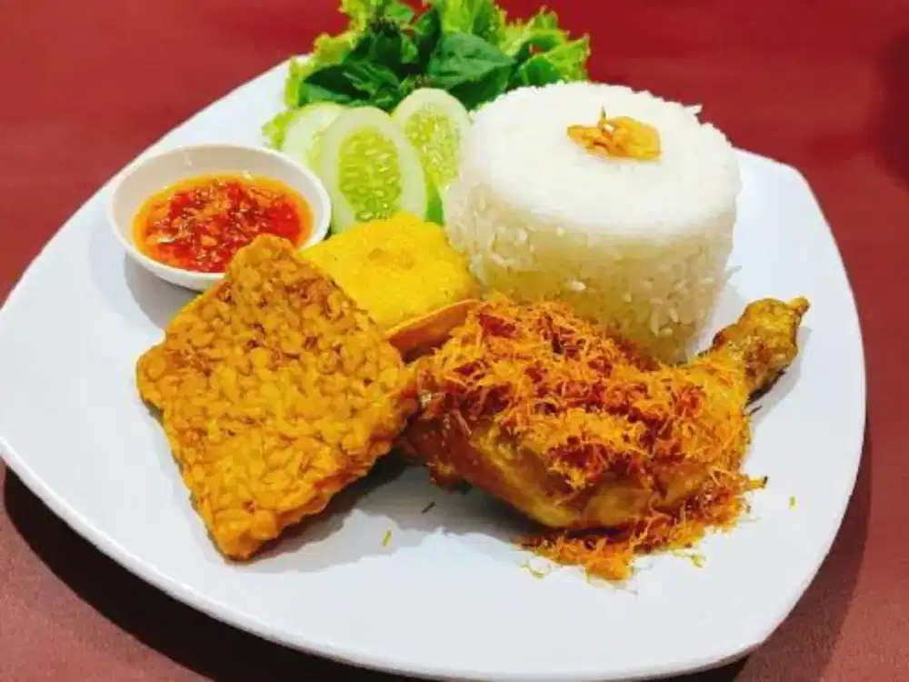 Dicari KARYAWATI UNTUK BEKERJA DI RUMAH MAKAN AYAM PENYET