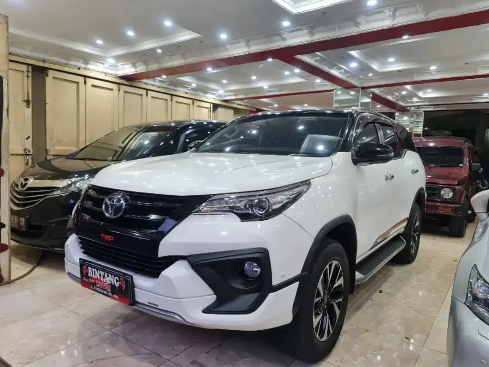 FORTUNER TRD 2.4 AT 2019 PUTIH / MODEL THN 2020 (BINTANG MOTOR)