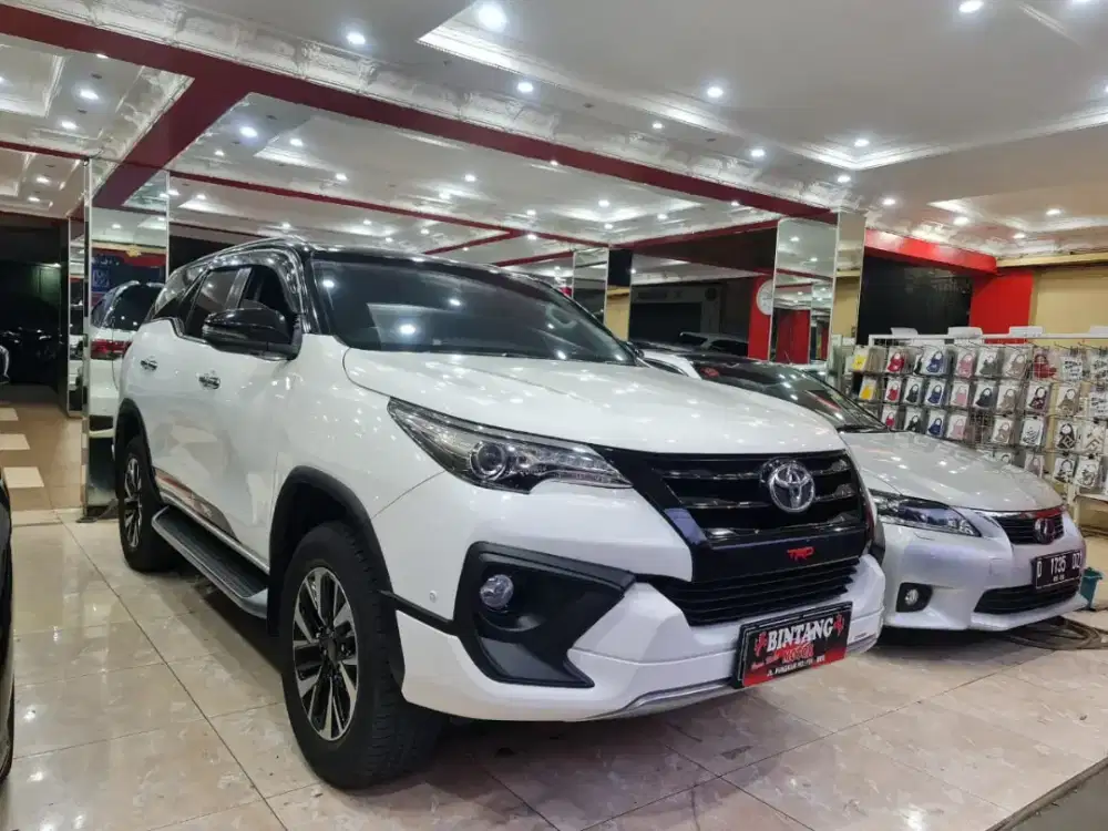 FORTUNER TRD 2.4 AT 2019 PUTIH / MODEL THN 2020 (BINTANG MOTOR)