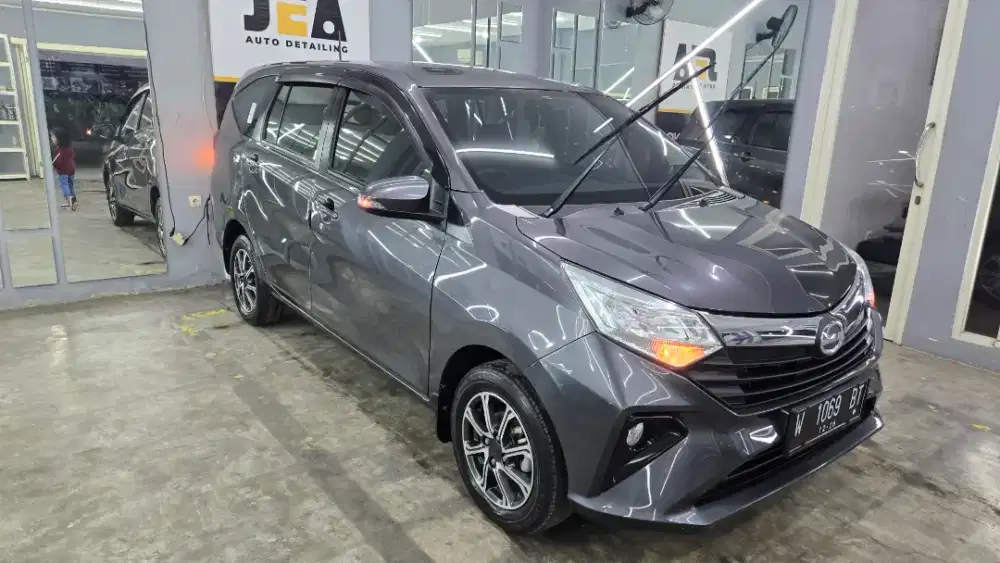 Daihatsu Sigra R / AT