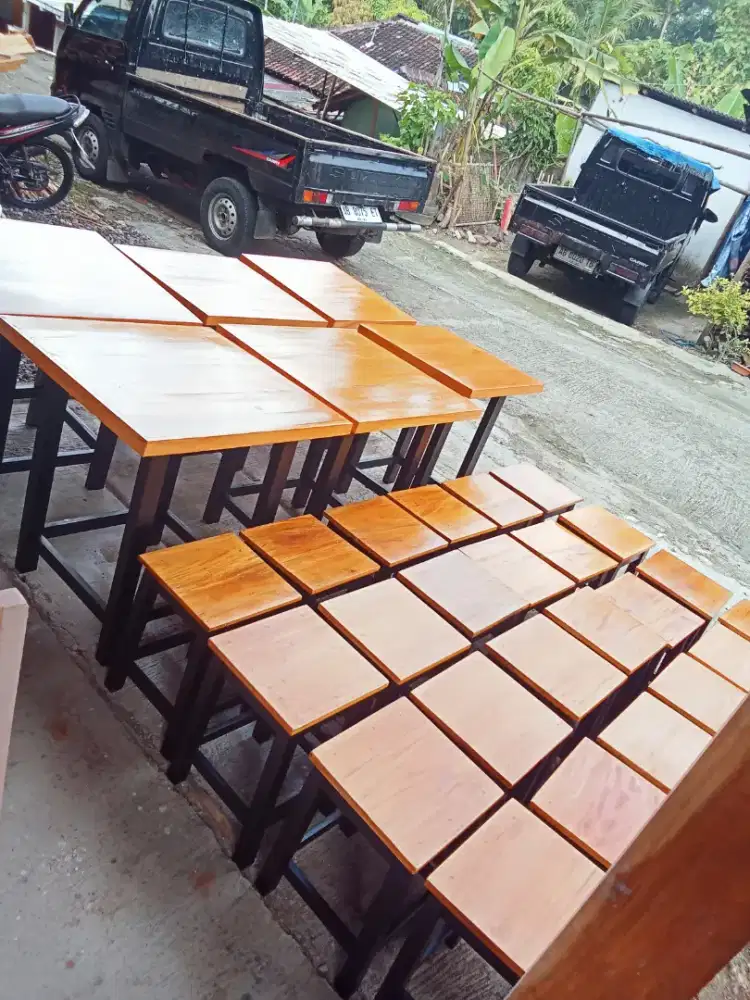 Meja kursi cafe hias kedai