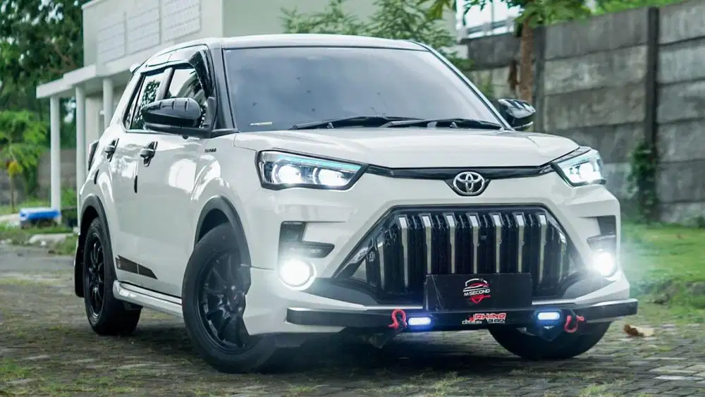 Toyota Raize GR 1.0 Two tone 2022