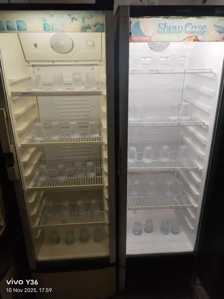 Di jual cepat showcase politron jumbo