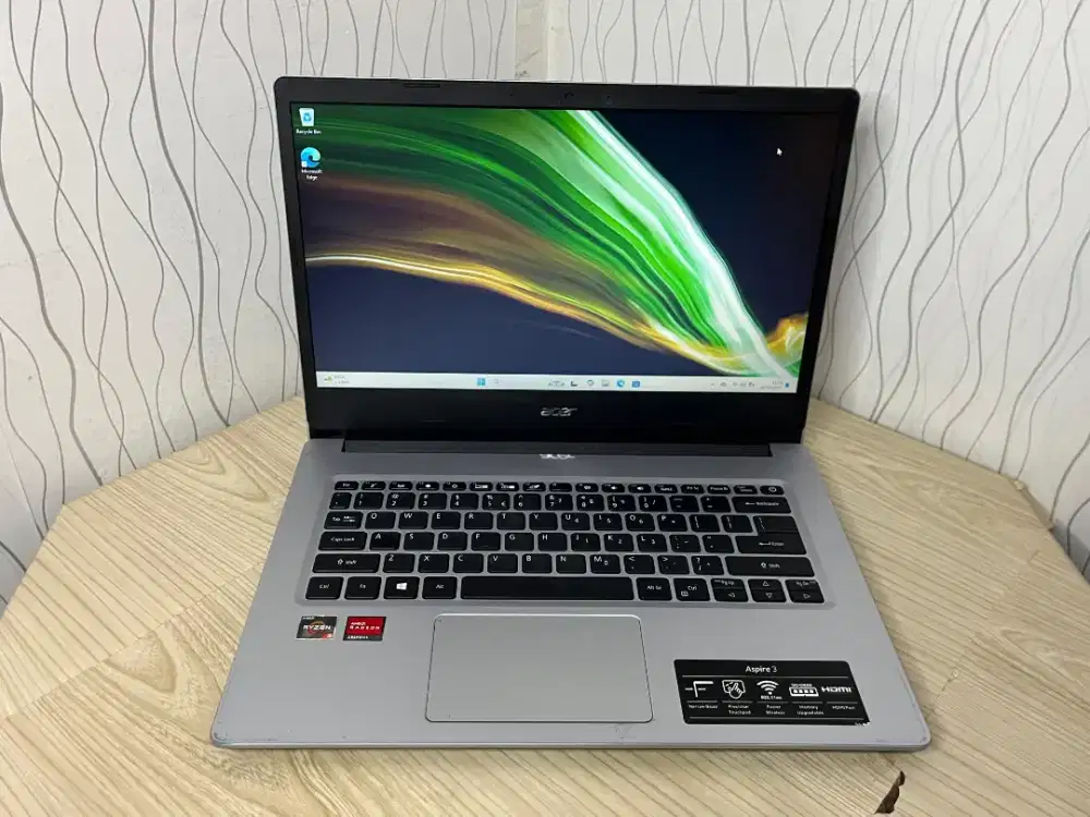 Acer aspire 3 AMD Ryzen 3-3250U ram 8/512 mulus normal siap pakai
