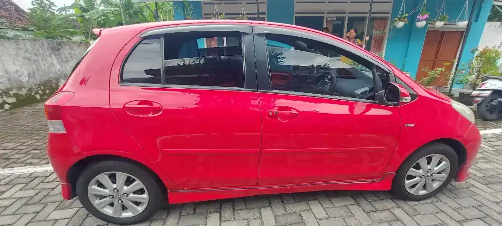 JUAL YARIS S LIMITED MULUS siap NEGO