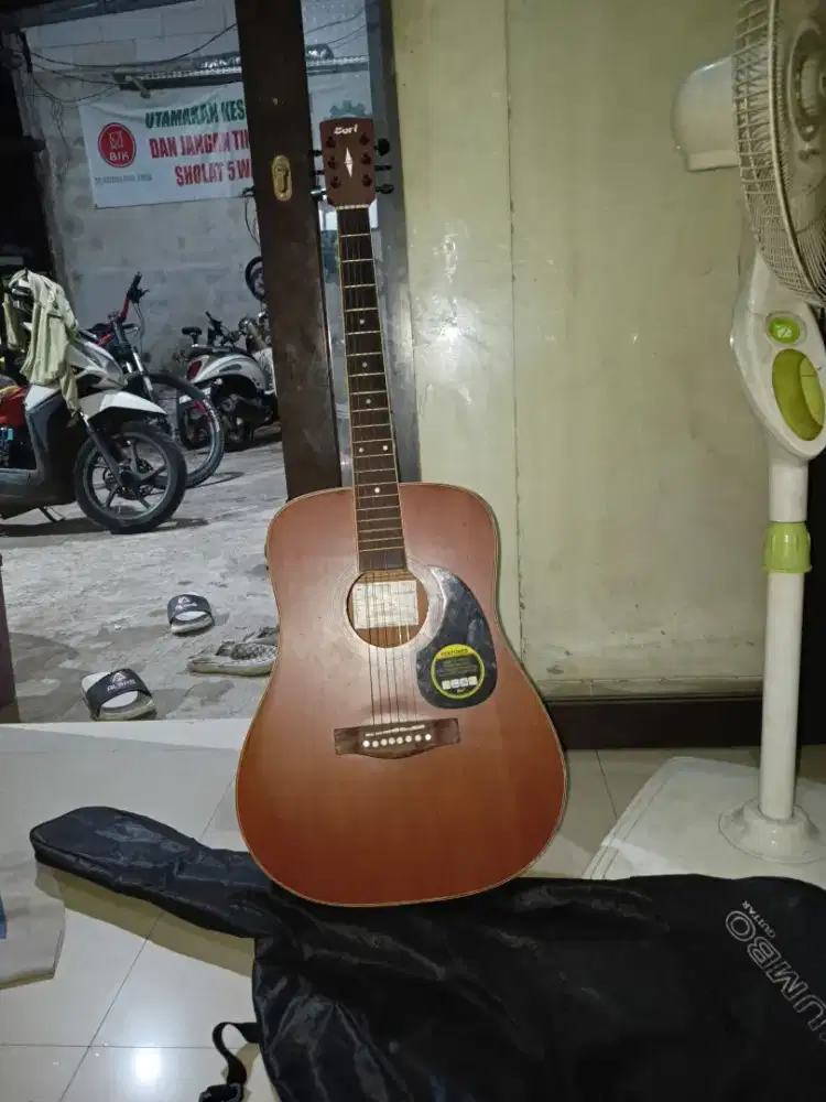 Gitar akustik cord