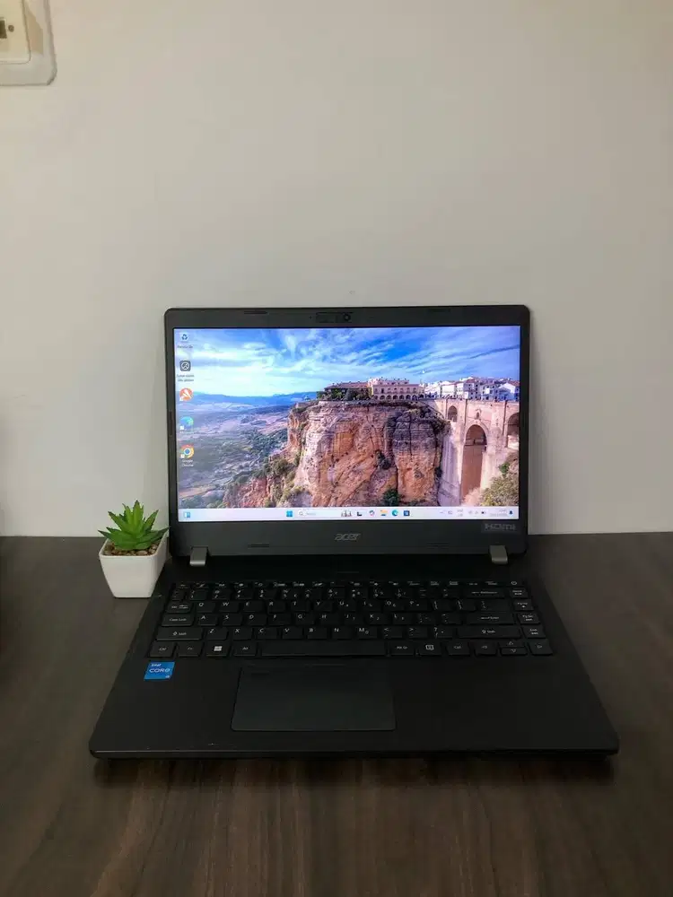 Ready Laptop ACER Travelmate P214