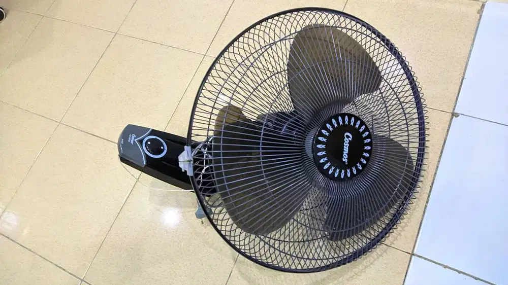 Kipas Angin Dinding Cosmos