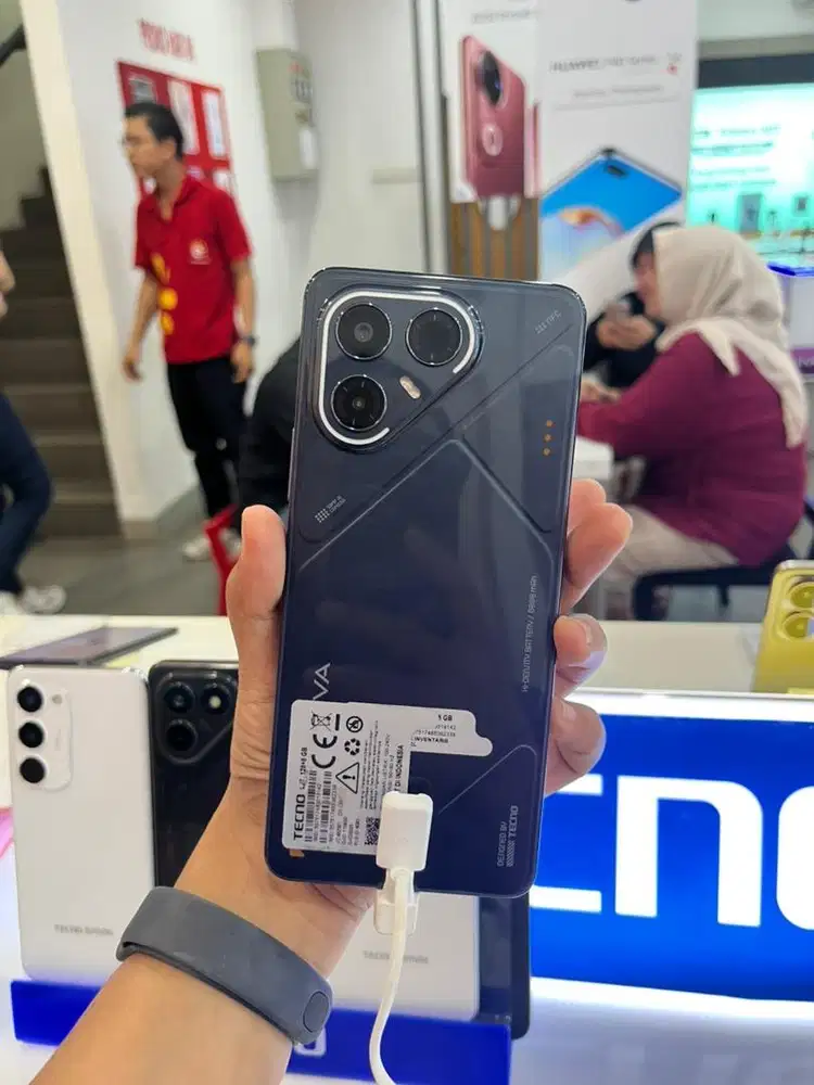 TECNO POVA 7 5G 8/256 Wereless charge