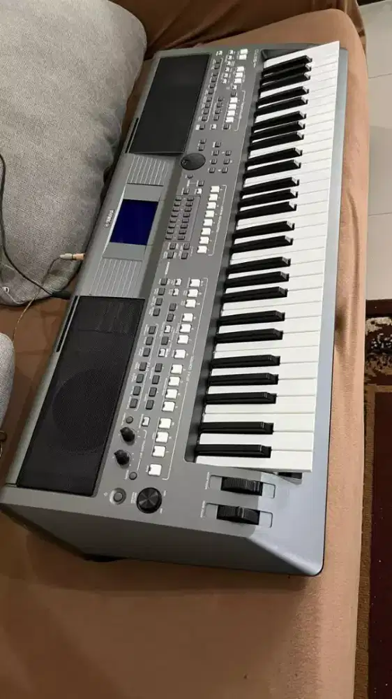 Dijual
Yamaha PSR - S 670 kondisi bekas
Fisik mulus bekas rumahan