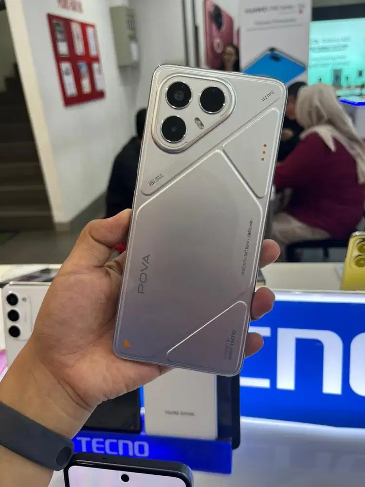 TECNO POVA 7 5G 8/128 Wereless charge