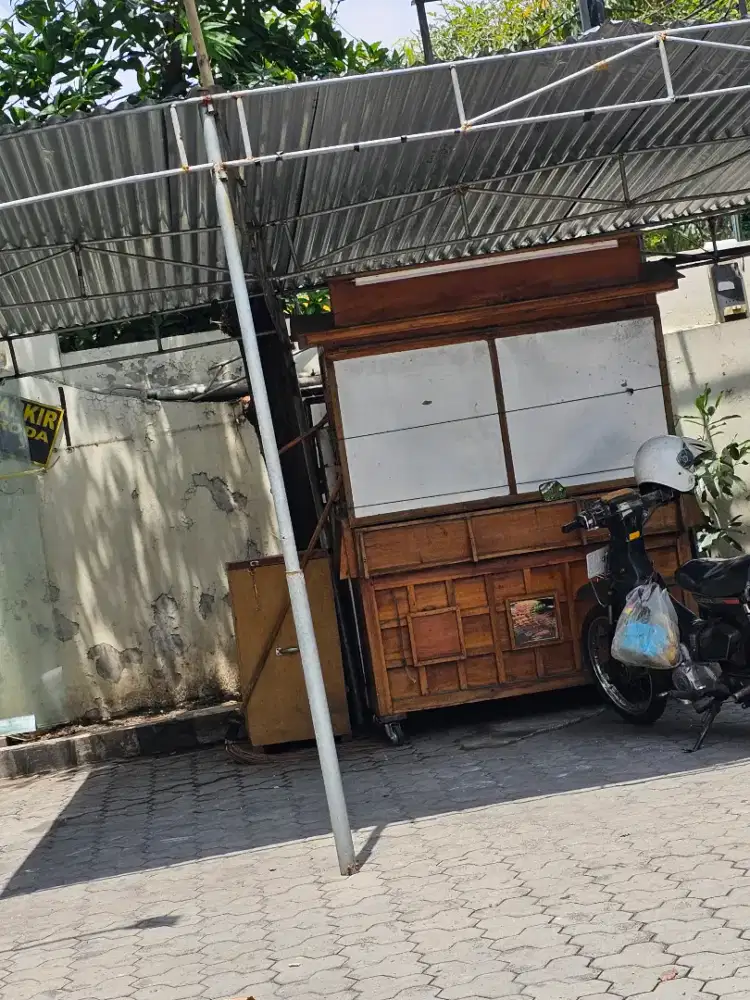 Stand bekas jualan angkringan