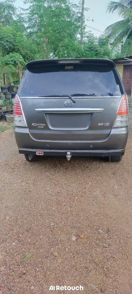 Innova abu-abu metalik 2008