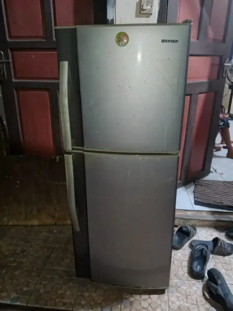 kulkas 2 pintu SHARP