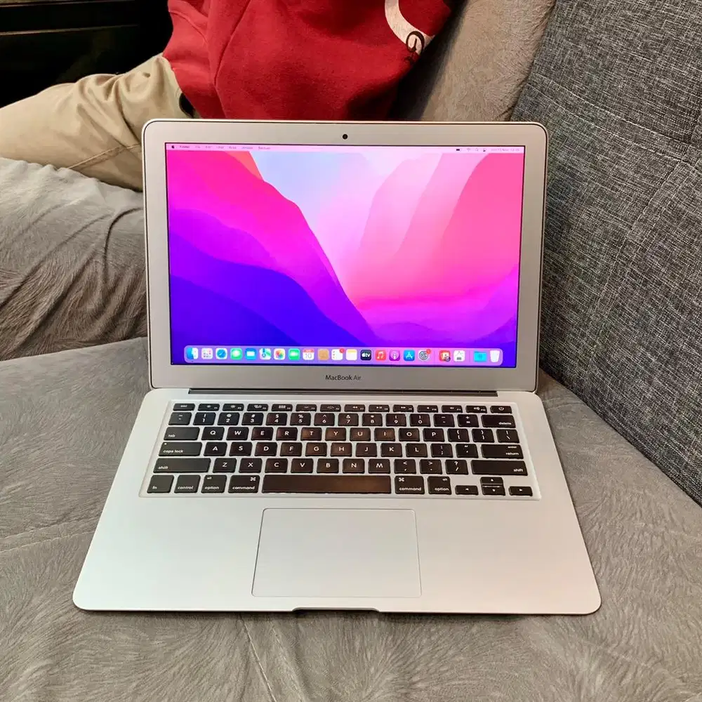 Macbook Air 2017 8/256gb iBox