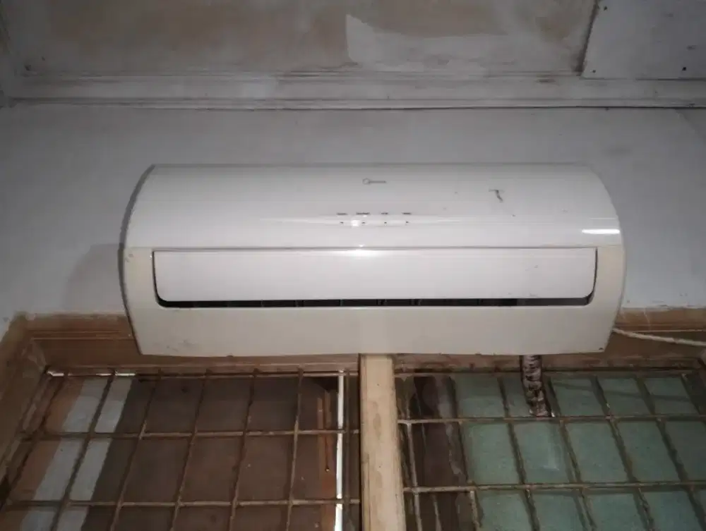 Dijual AC Midea ½PK Dingin Joss