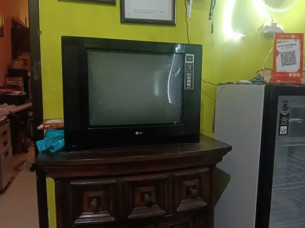 tV LG 21 Inc PearBlack