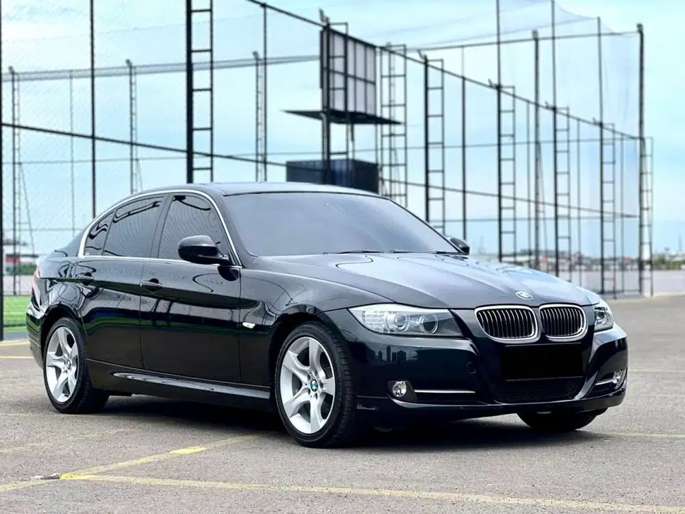 BMW 320i E90 lci idrive last edition 2012 low km full ori