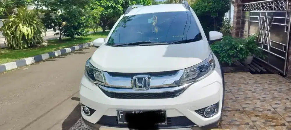 Honda BRV tipe E 1.5 matic putih