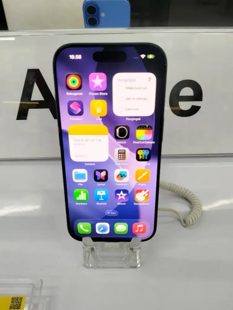 Credit iPhone 17 Pro 256GB Deep Blue cicilan bunga mulai 0%