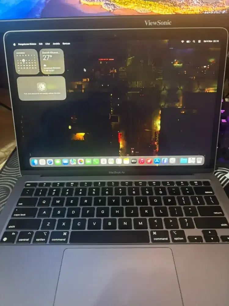 Jual MacBook M1 8/256 Garansi On