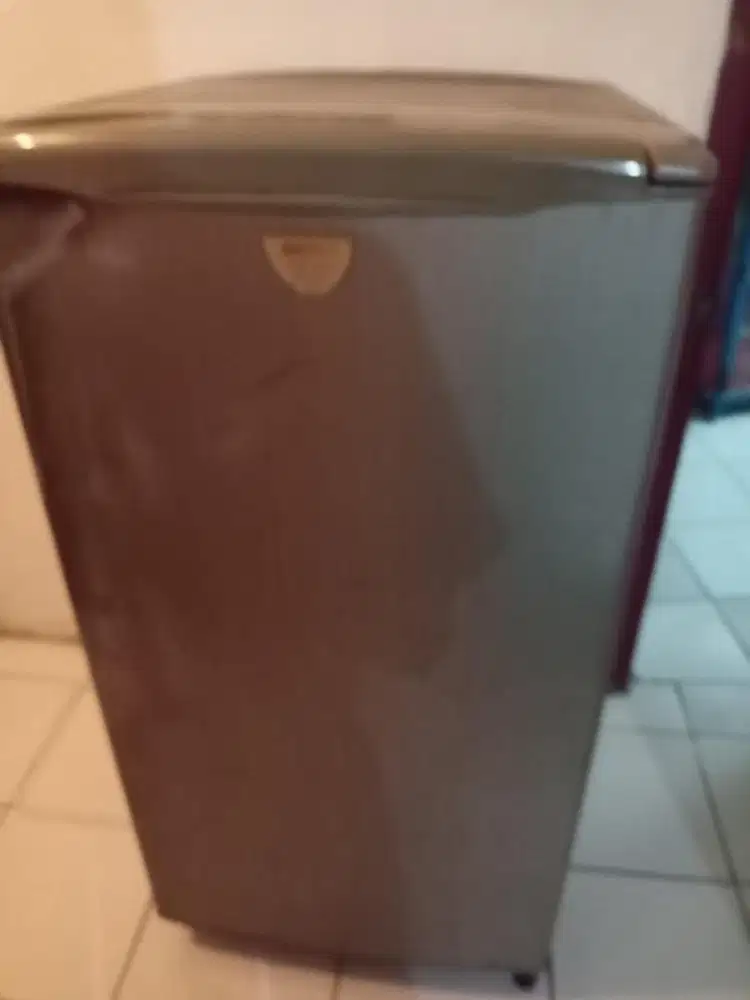 Kulkas sanyo ukuran tidak terlalu besar