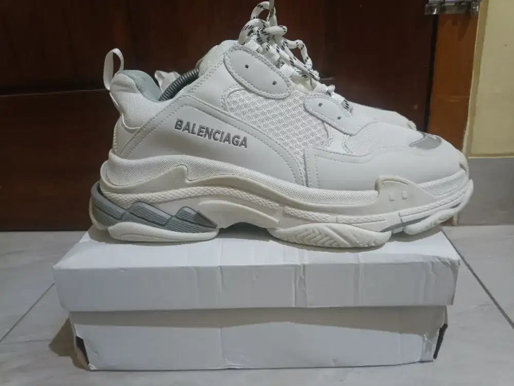 Balenciaga Triple S White