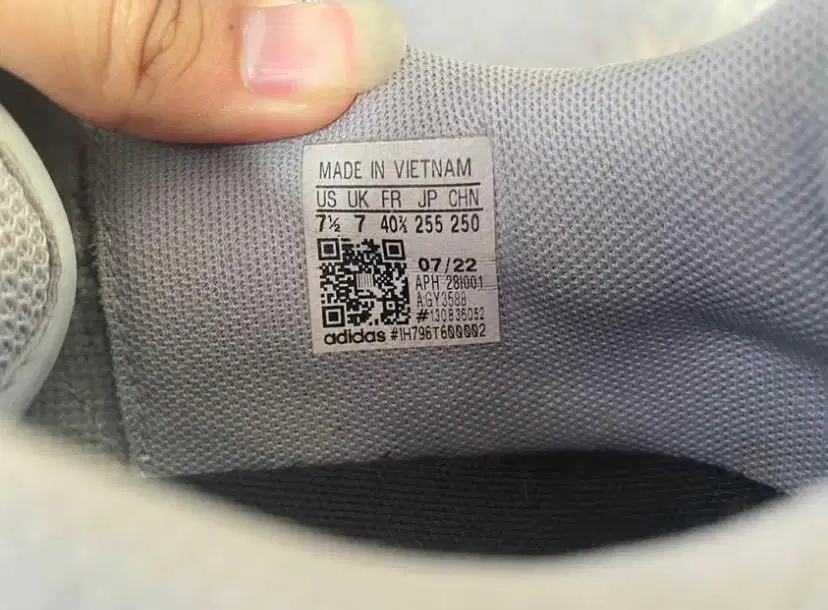 Sepatu Adidas Tennis abu