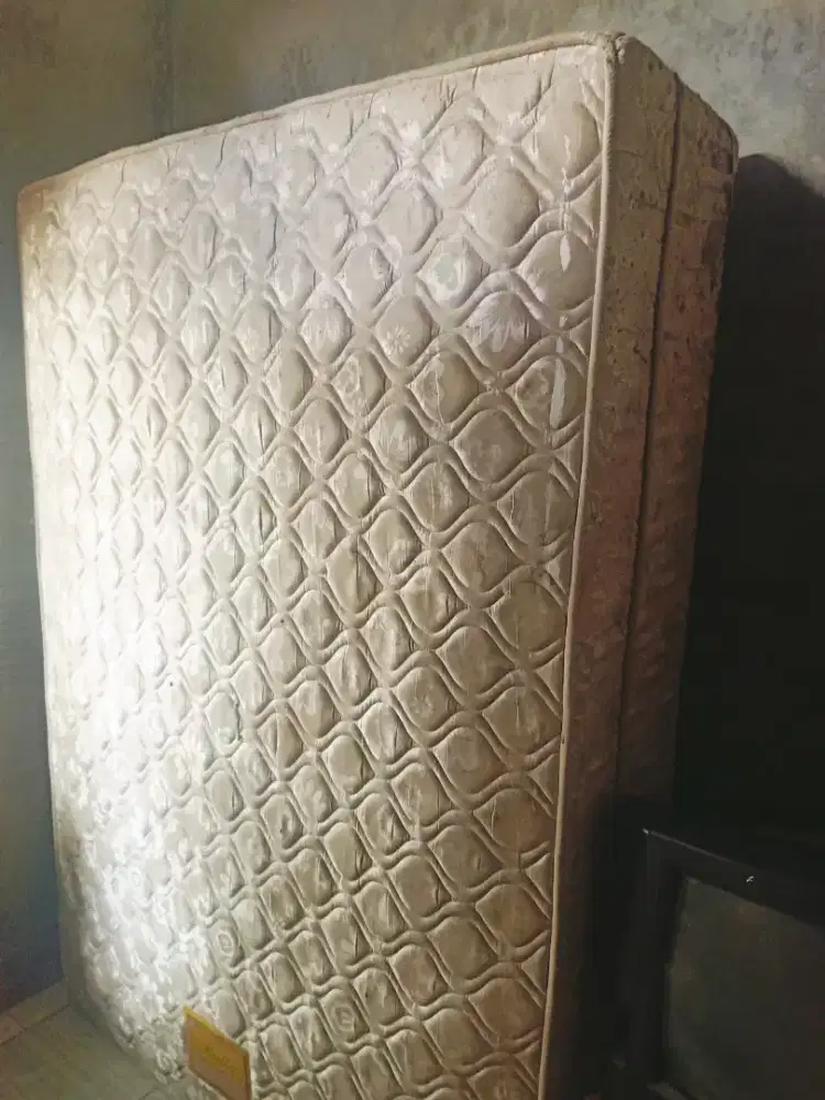 Springbed bekas layak pakai