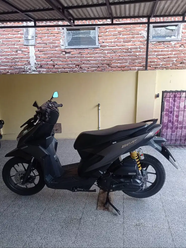 Honda Beat deluxe iss 2023 sae pisan KM rendah 18 ribu