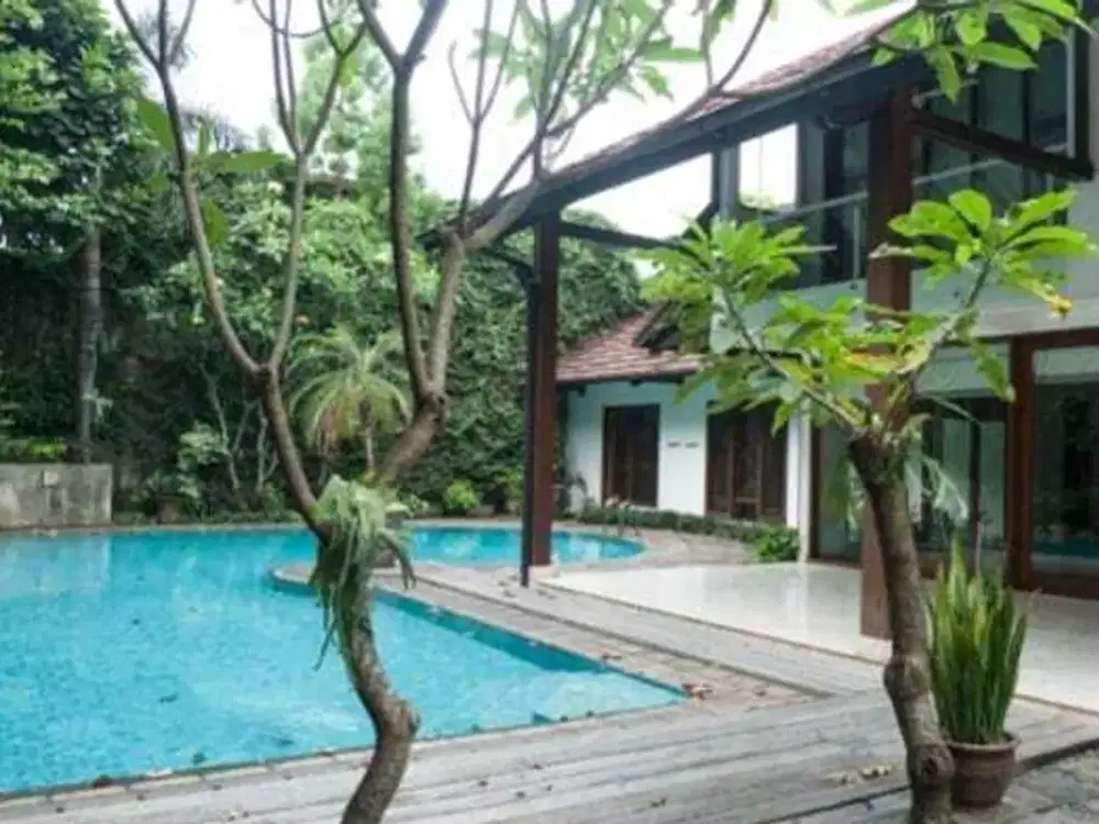 RUMAH DIJUAL DI KEMANG JAKARTA SELATAN PRIVATE POOL