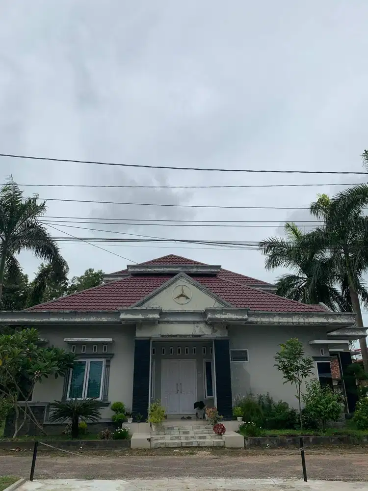Dijual cepat rumah 2 lantai luas tanah 10 tumbuk