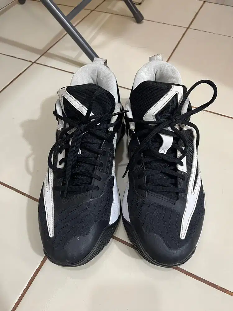 Sepatu Basket Nike Immortality 3 Ori Like New