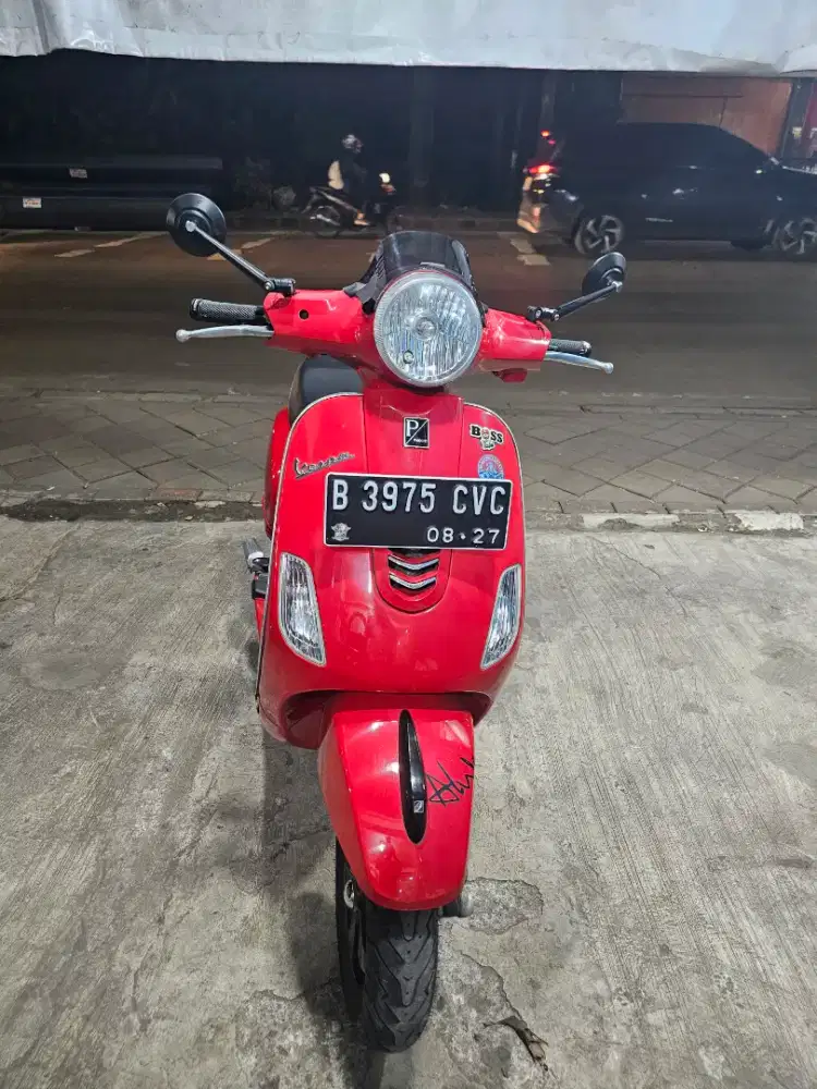 Pinggir vespa LX 125 Iget motor terawat pjak on km 19rb tangan 1