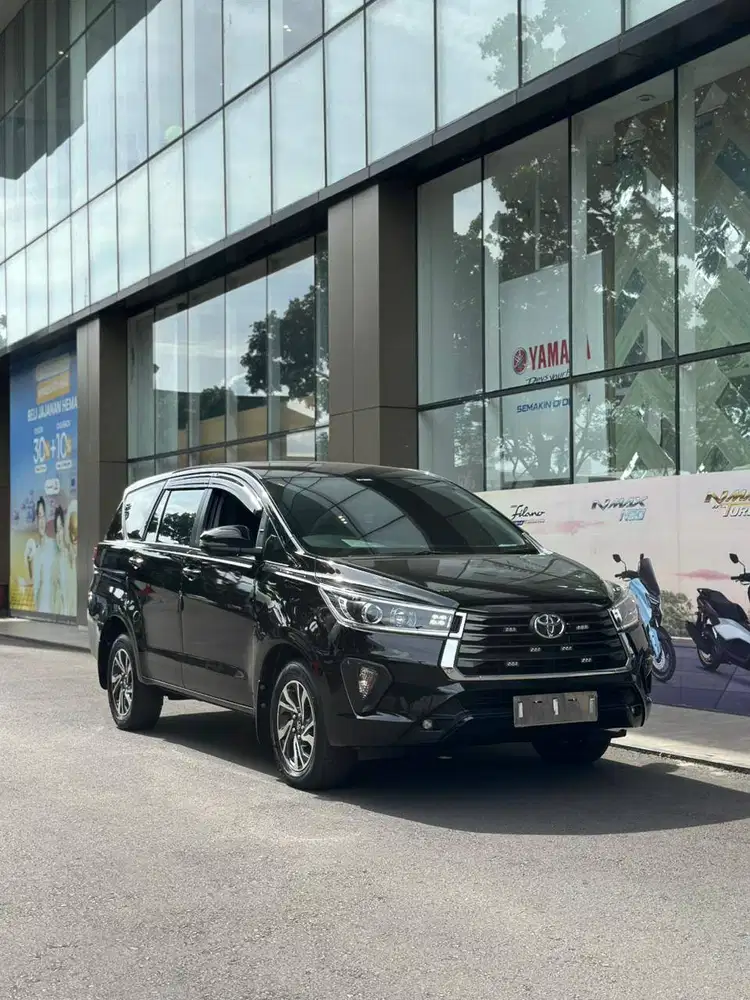 Toyota Kijang Innova 2.4 V AT Diesel 2022 Black On Brown