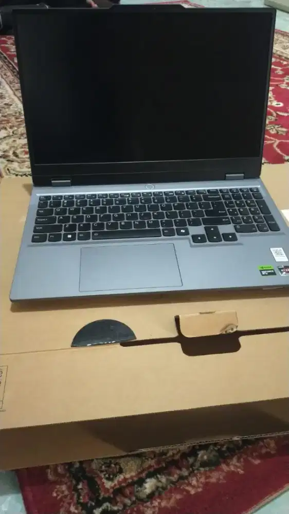 Di JUAL Laptop Lenovo Pemakaian 1 bulan kondisi LIKE NEW (VVGC)