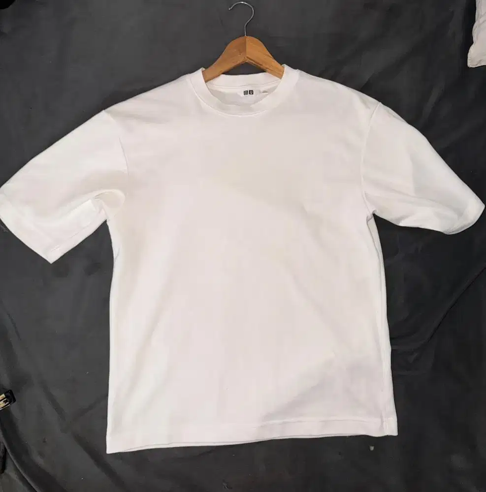 Kaos tshirt Uniqlo Airism Oversized White - XS (1x pakai, like new)