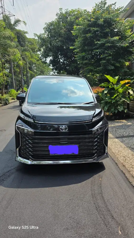 Toyota Voxy 2022 Bensin