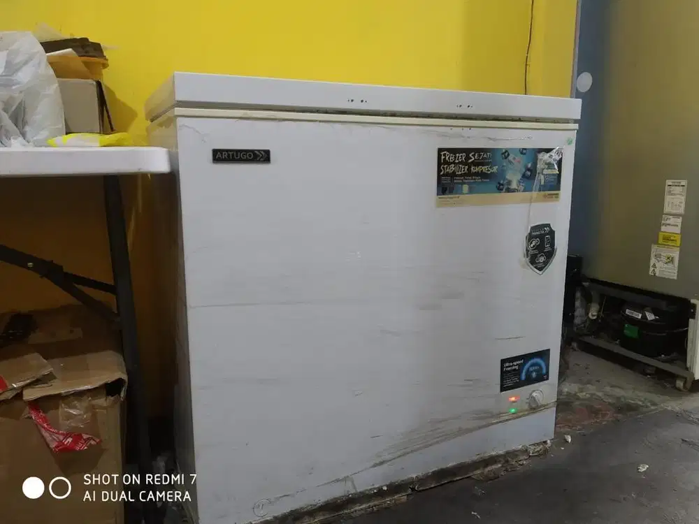 Freezer artugo baru pemakaian 7 bulan