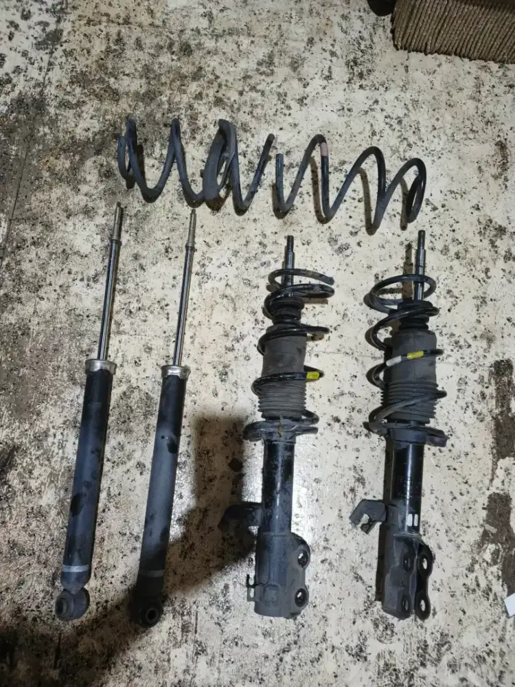 Shock dan Per Nissan March Original Copotan