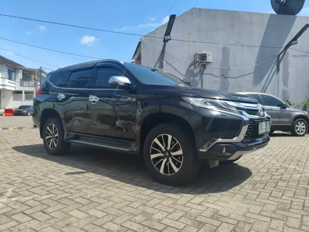 Mitsubishi Pajero sport Dakar CBU Thailand